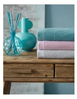 Saturnia Towels Set Of 2